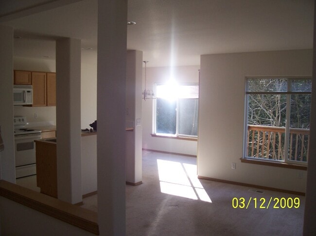 Building Photo - 414 91st Ave SE