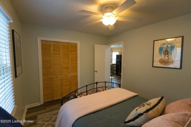 Building Photo - 720 Gheens Ave