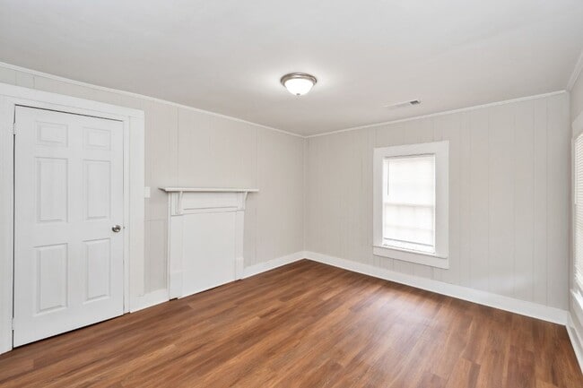 Building Photo - Stylish 4BR/2BA Home in Tuscaloosa – Moder...