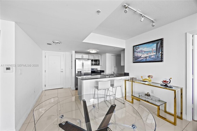 Building Photo - 1861 NW S River Dr