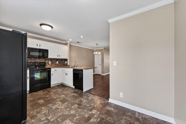 Building Photo - 343 Sam Houston Cir