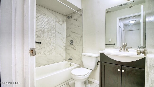 Building Photo - 78 Wyndham Pl