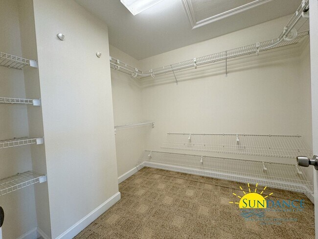 Building Photo - Waterfront Luxury Living on Cinco Bayou!