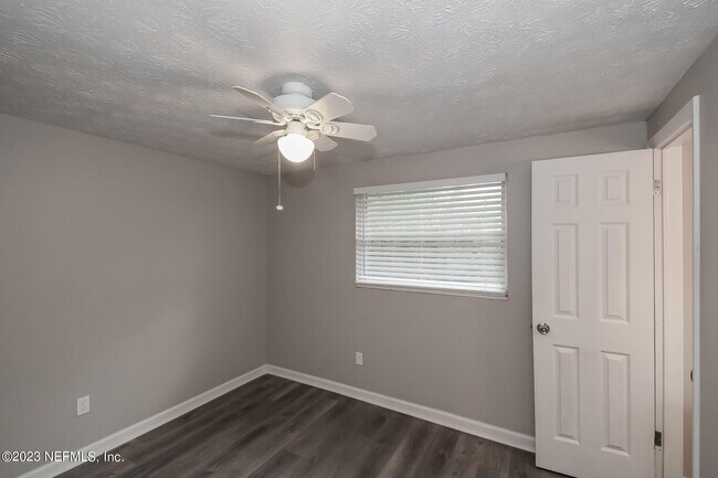 Building Photo - 5316 Arrowsmith Rd