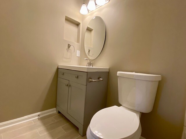 Master Bath - 300 Blue Water Ct