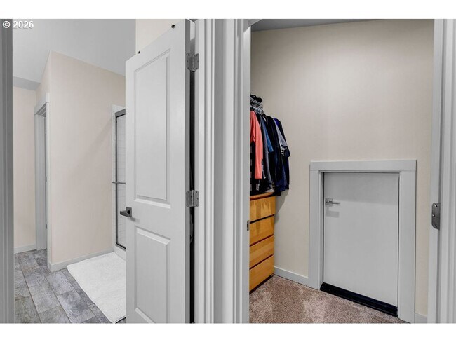 Building Photo - Bright Open-Concept Home with Vaulted Ceilings, Private Primary Suite & Stylish Modern Finishes