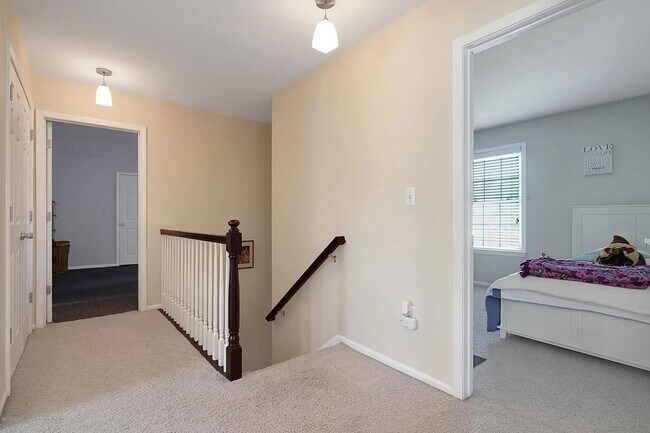 Building Photo - Charming Colonial on Quiet Cul-de-Sac