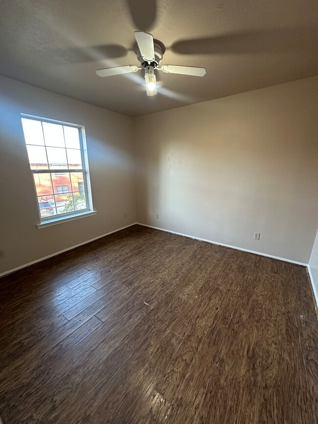 Building Photo - 2309 S Austin St