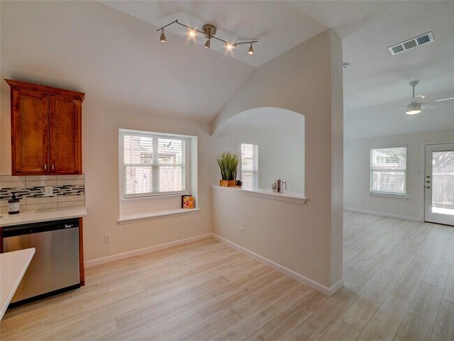 Building Photo - 1016 Zeus Cir