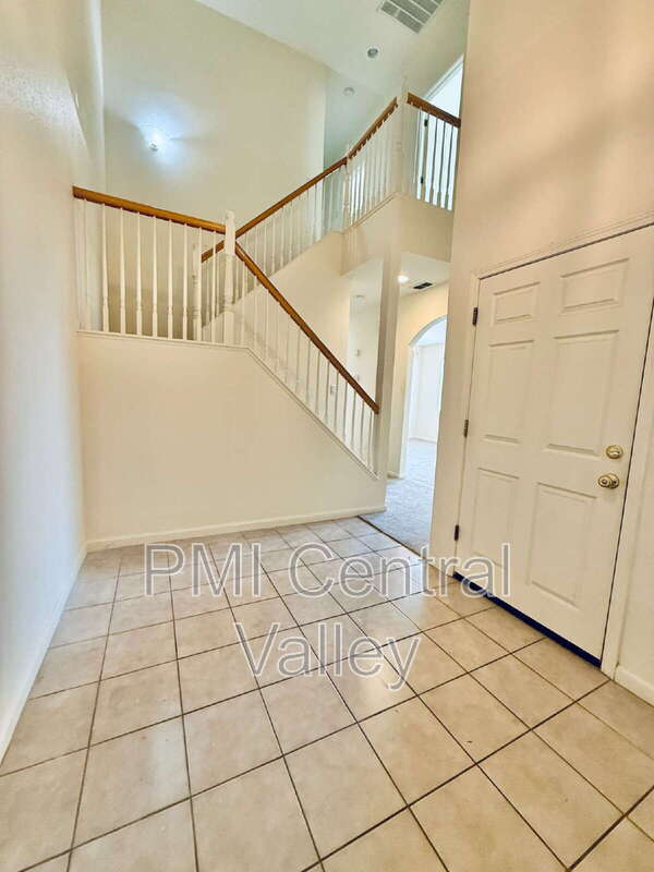 Building Photo - 2125 Carson Oak Ct