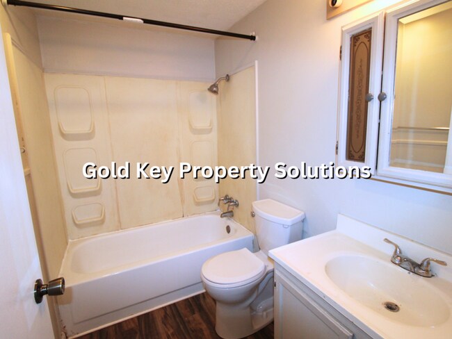 Building Photo - 9801 S Rinker St