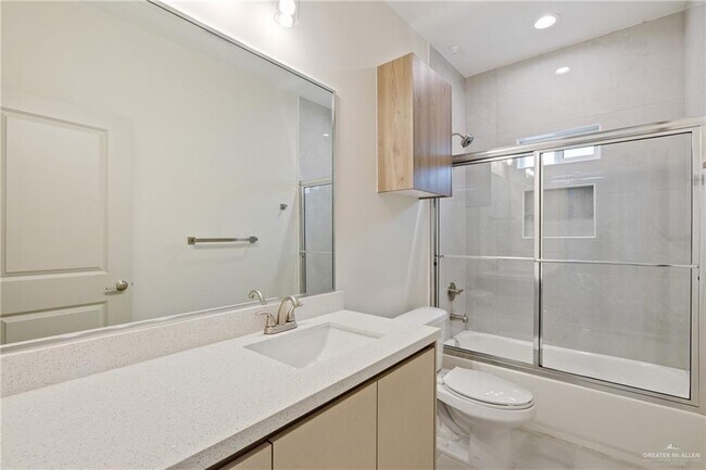 Building Photo - 1705 W Violet Dr