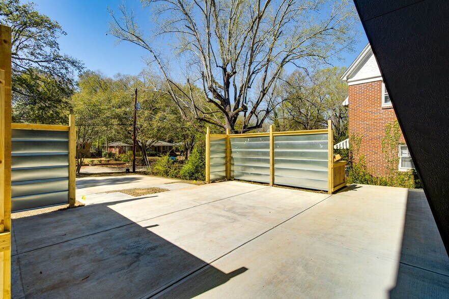 Building Photo - 133 Harden St