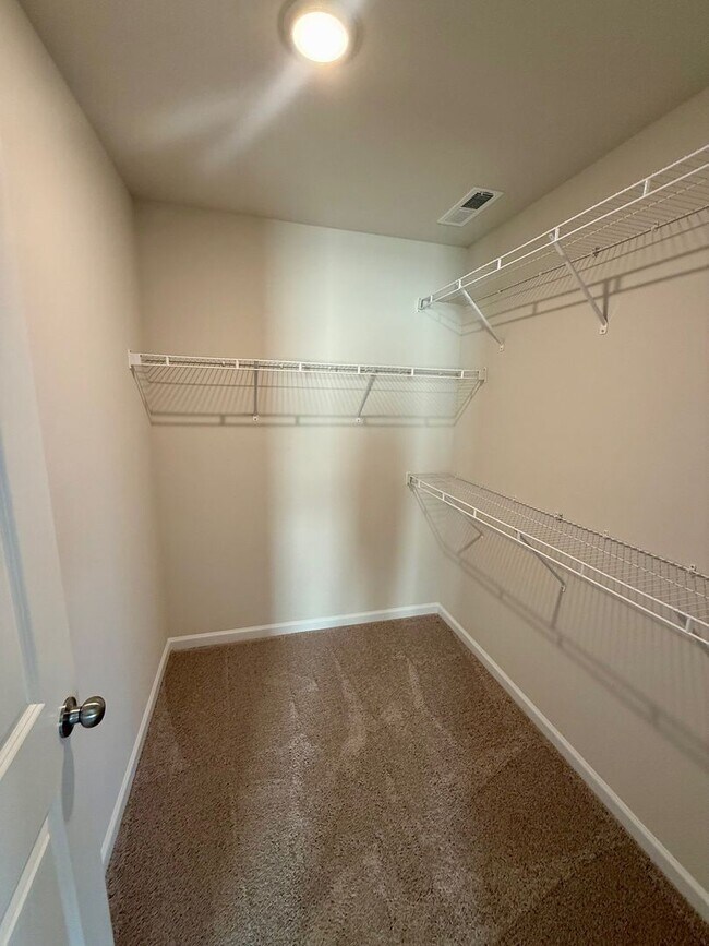 Building Photo - Two bedroom, 2.5 bath townhome in Ridge Creek, Whitsett