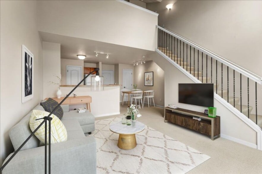 Interior Photo - Broadway Commons LLC