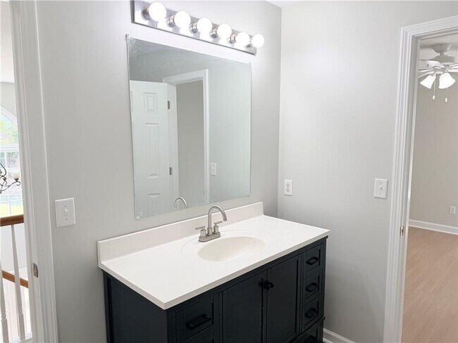 Building Photo - 6730 Wolford Ct