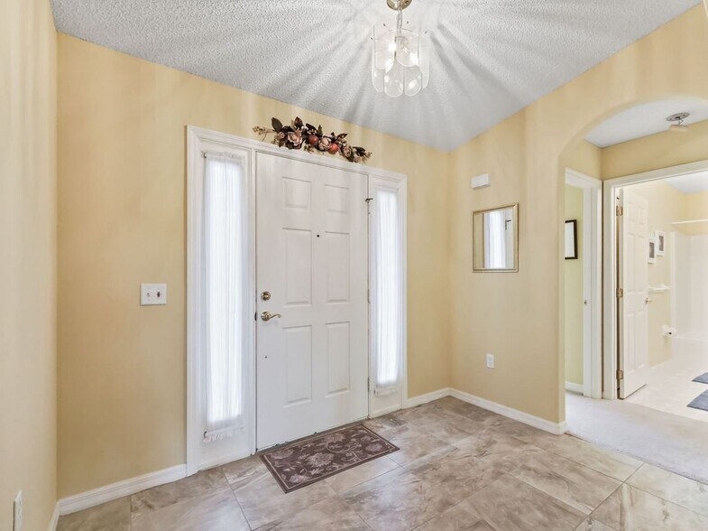 Building Photo - 32937 Enchanted Oaks Ln