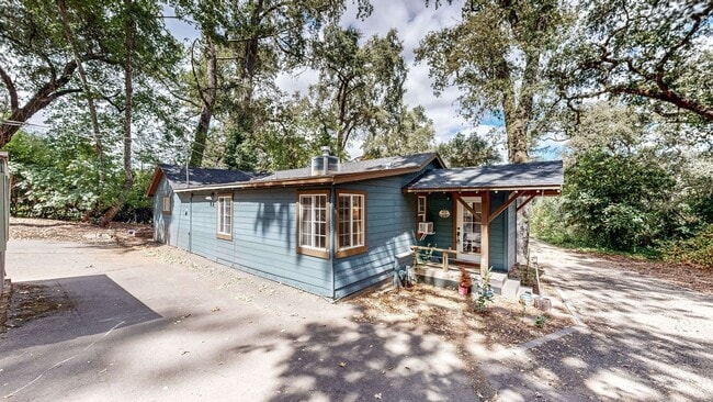Building Photo - 1250 Bentley Dr