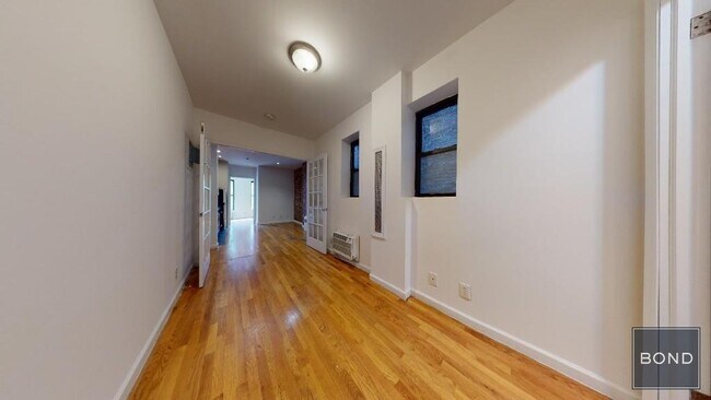 Building Photo - 427 E 73rd St