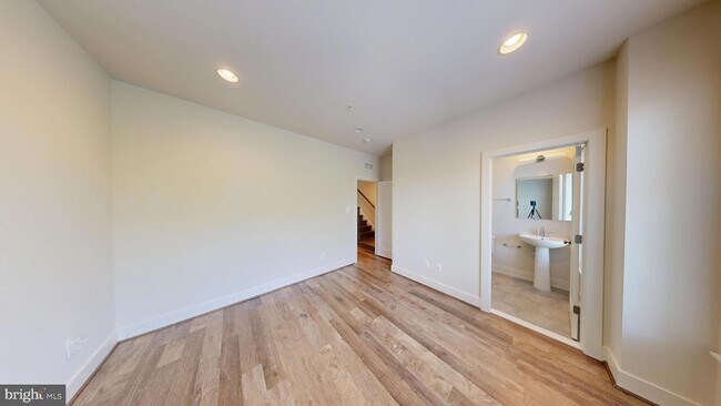 Building Photo - 10366 Jacobsen St