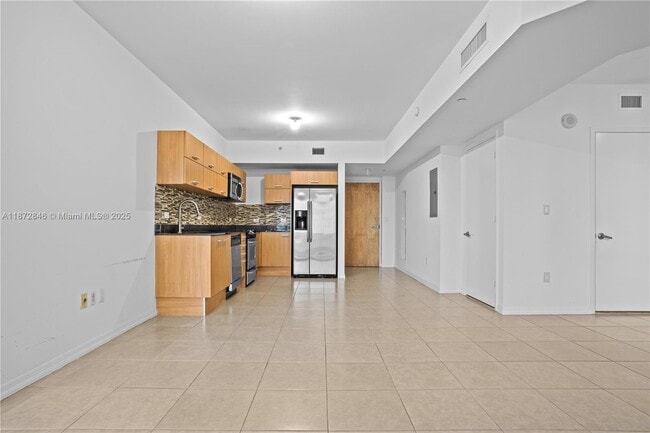Building Photo - 350 S Miami Ave