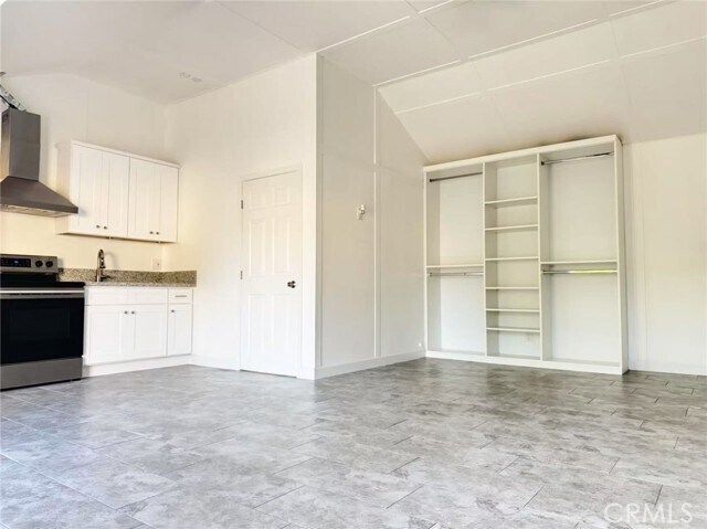 Building Photo - 3233 E Cameron Ave