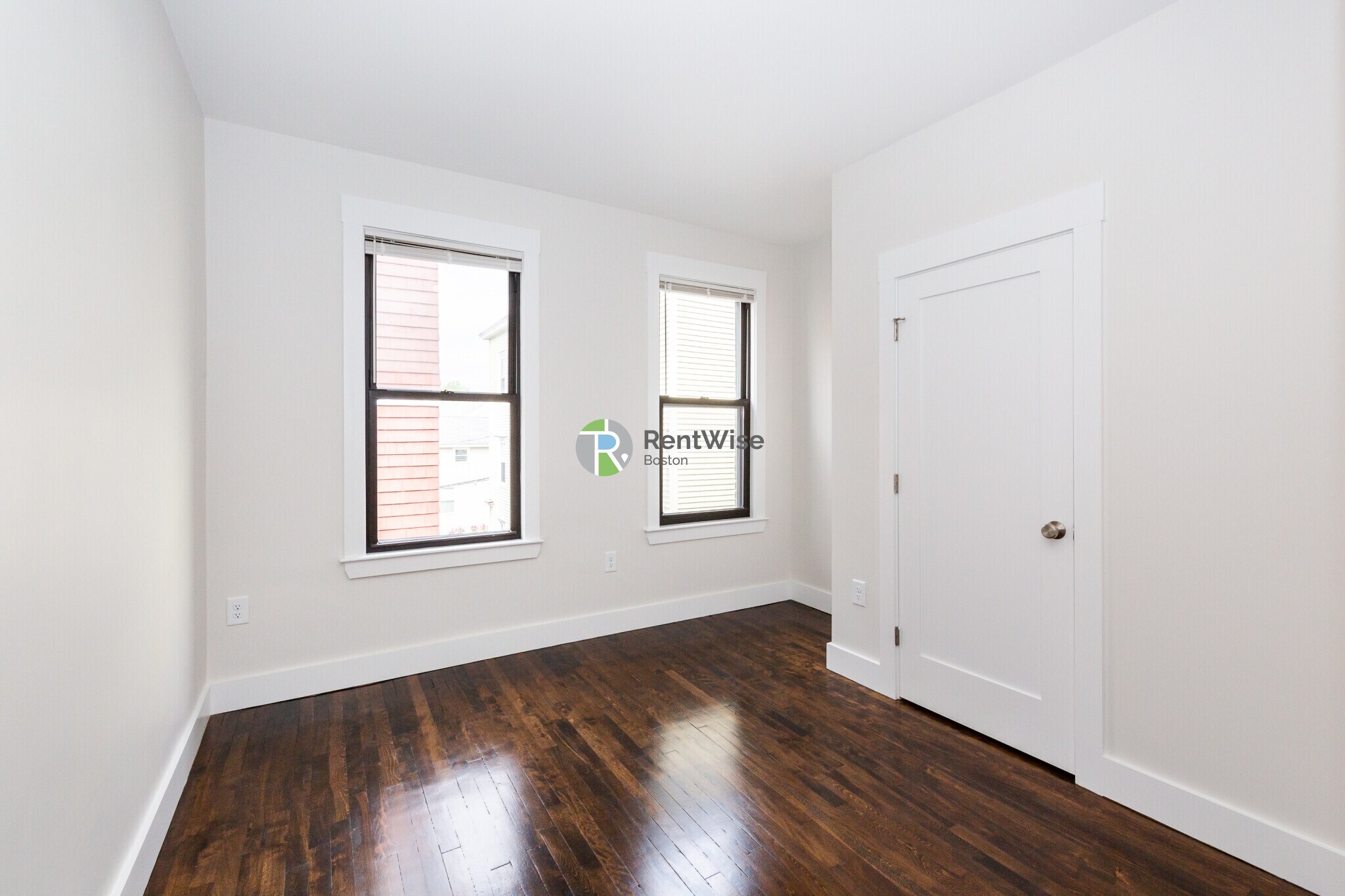 Building Photo - 24 Clary St
