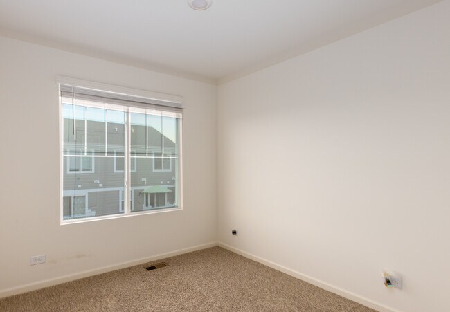 Building Photo - 3831 Currant Ln