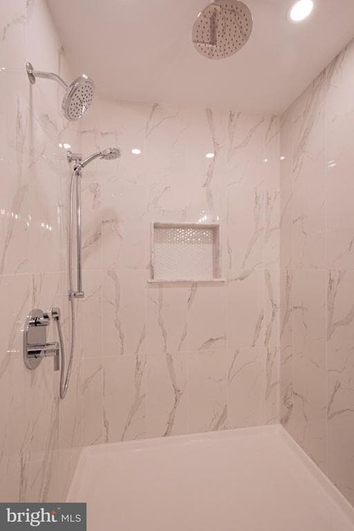 Building Photo - 21 Manor Rd