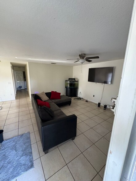 Building Photo - 2609 E Emma St