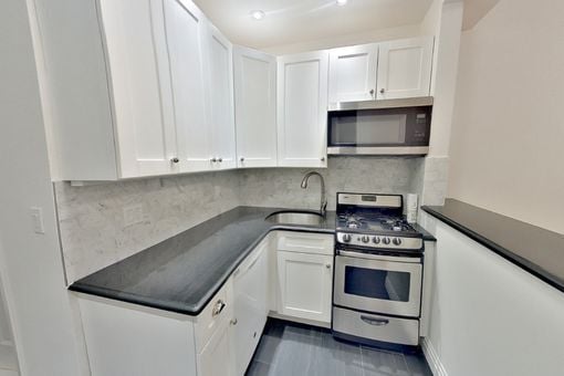 Building Photo - 417 3rd Ave
