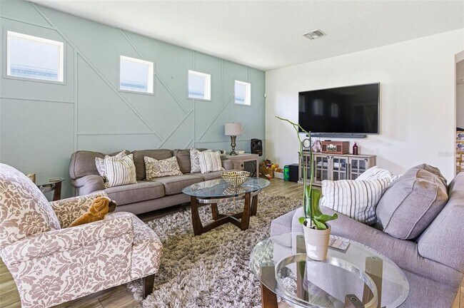 Building Photo - 5303 Levana St