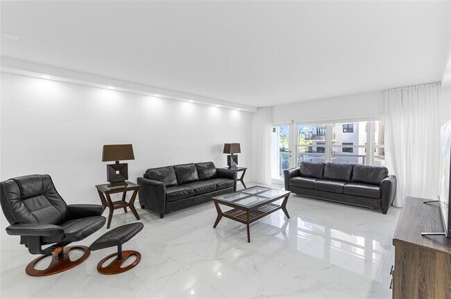 Building Photo - 3750 Galt Ocean Dr