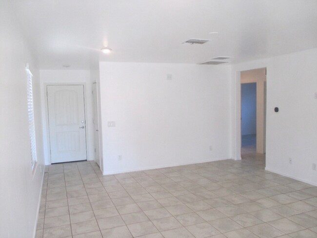 Building Photo - Beautiful 3 Bedroom-2 Bath House, Sahuarita Arizona