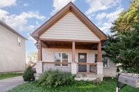 Building Photo - Incredible 3 BDRM / 2.5 BTH Franklin Home ...