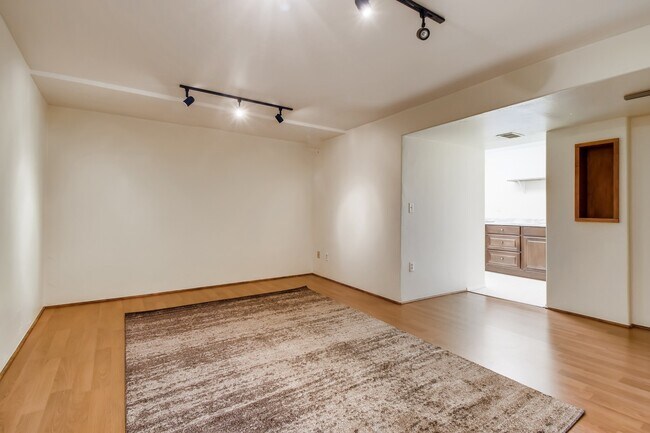 Living Space - 415 Lilac Ct