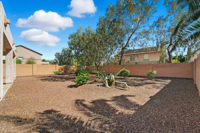 Building Photo - Spacious 3-Bedroom + Loft Home with Mountain Views in Stetson Valley