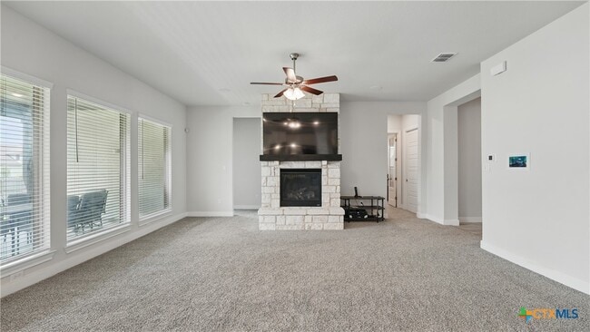 Building Photo - 1606 Folk Victorian Rd