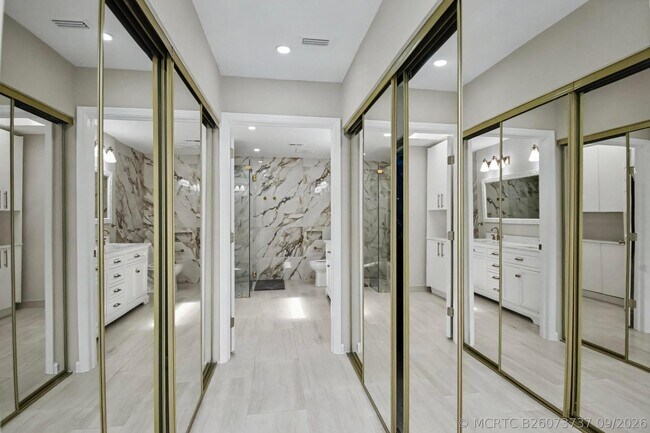 Building Photo - 21460 Laguna Dr