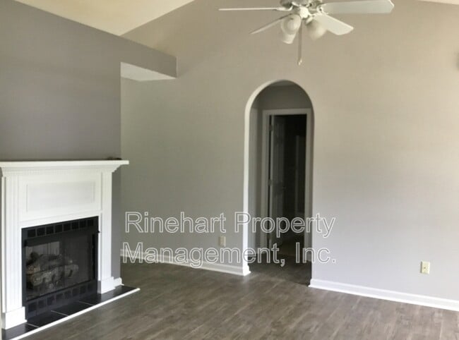 Building Photo - 1211 Colby Ave