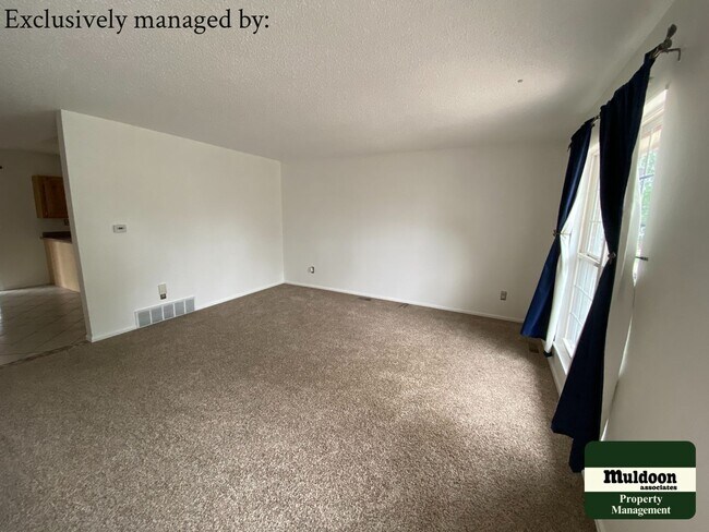 Building Photo - Beautiful 4 bedroom home in 80916! Pet Friendly!