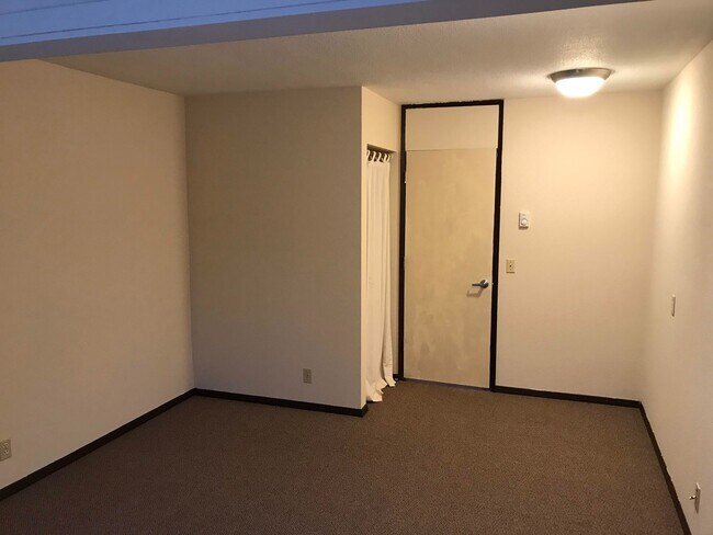 Building Photo - Willamette St Duplex