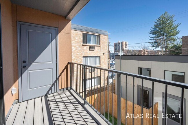 Building Photo - 830 Cherry St