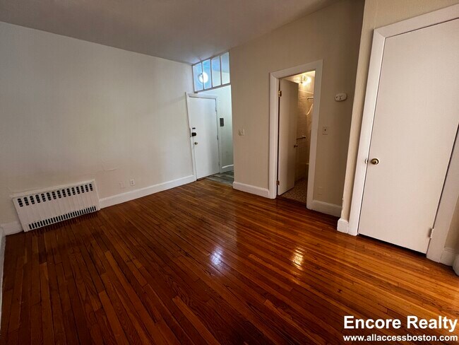 Building Photo - 33 Lancaster Terrace