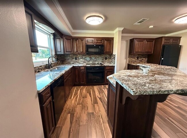 Building Photo - 4598 Brooksdale Dr