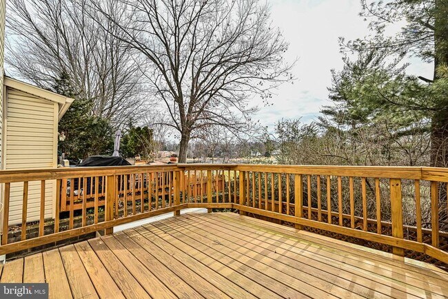 Building Photo - 5572 Kendrick Ln