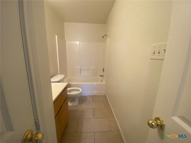 Building Photo - 103 Castellon Ct