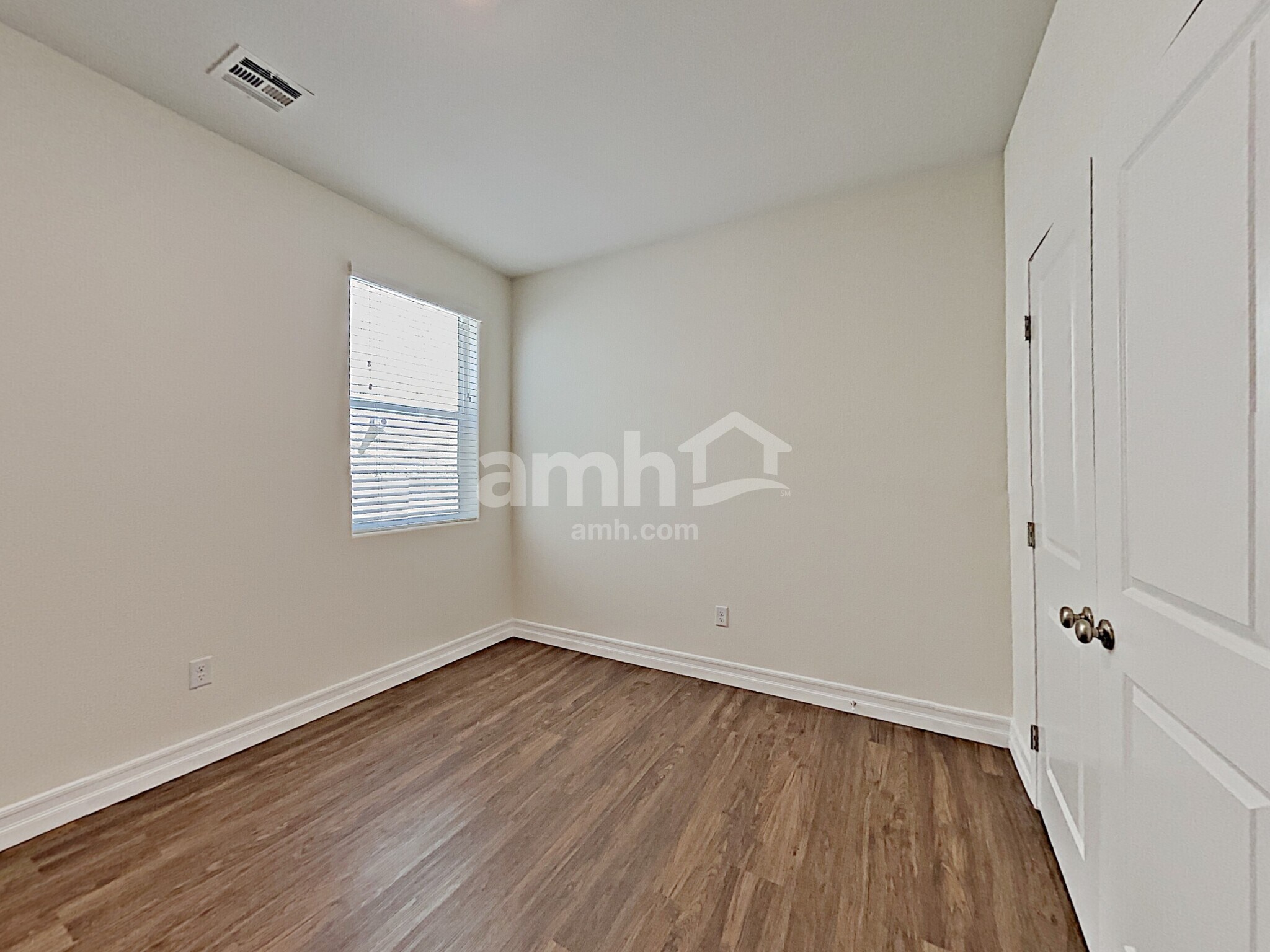 Building Photo - 5873 Petronius St
