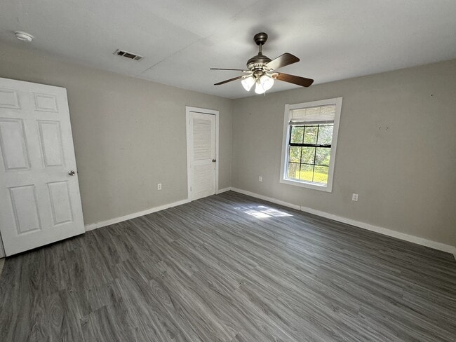 Building Photo - 2836 Flounder Cir