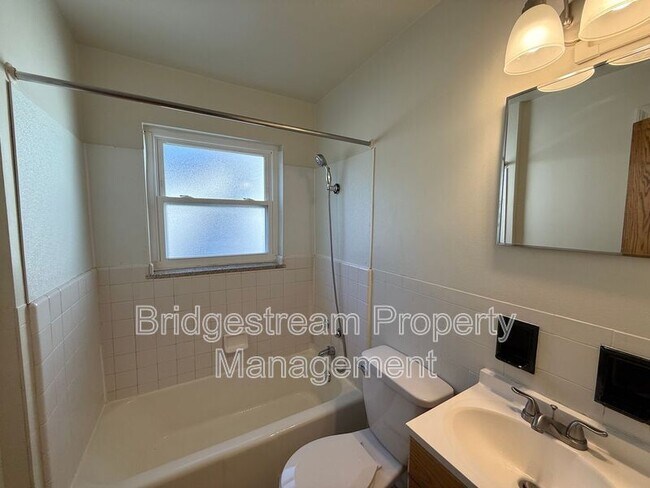 Building Photo - 68 Knecht Dr